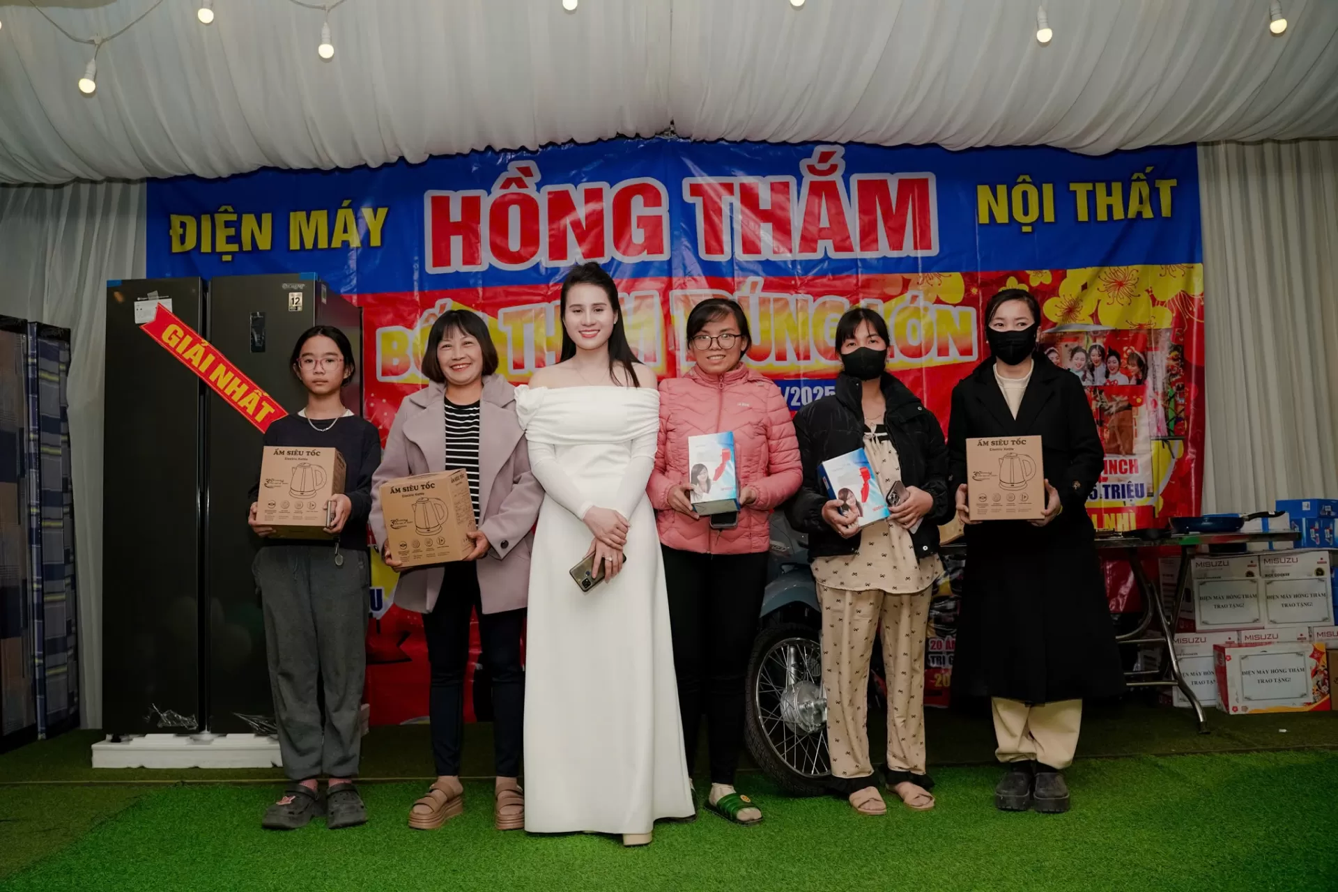 PRIMER & ĐIỆN MÁY HỒNG THẮM TỔ CHỨC CHƯƠNG TRÌNH 