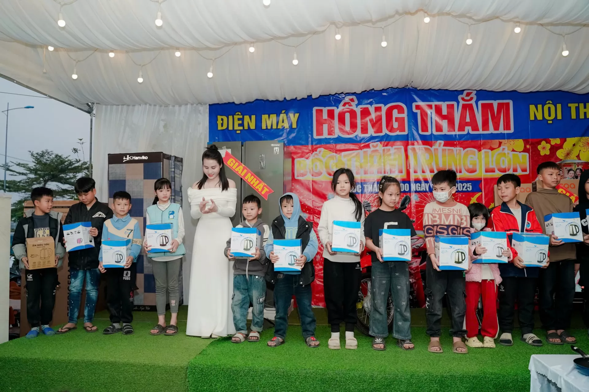 PRIMER & ĐIỆN MÁY HỒNG THẮM TỔ CHỨC CHƯƠNG TRÌNH 
