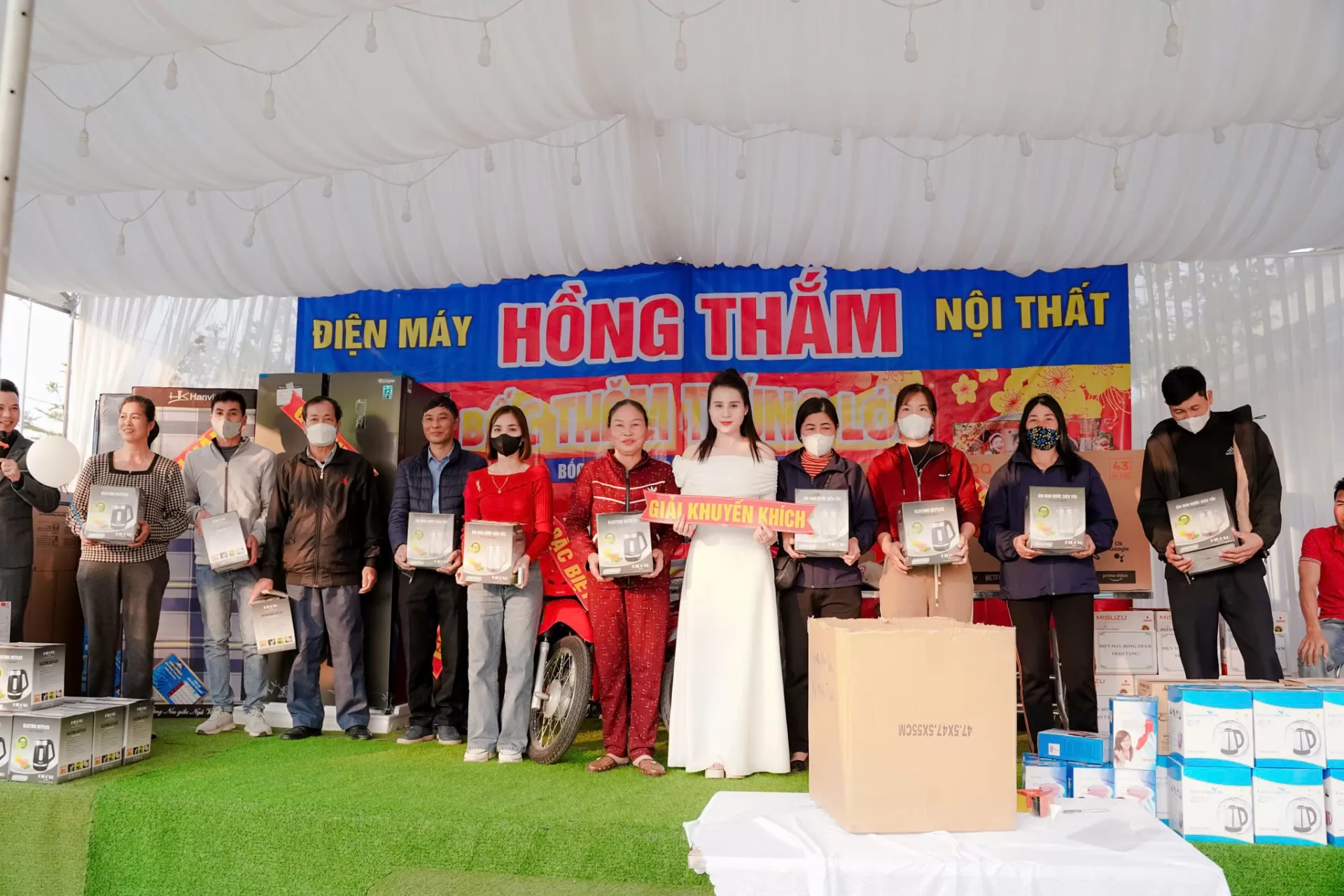 PRIMER & ĐIỆN MÁY HỒNG THẮM TỔ CHỨC CHƯƠNG TRÌNH 
