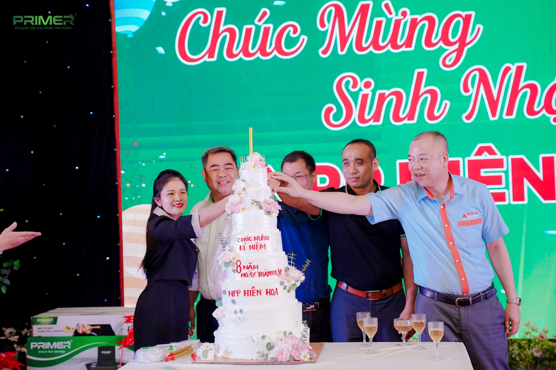 HỘI NGHỊ TRI ÂN KHÁCH HÀNG - MỪNG SINH NHẬT NPP HIỀN HOA LẦN THỨ 8