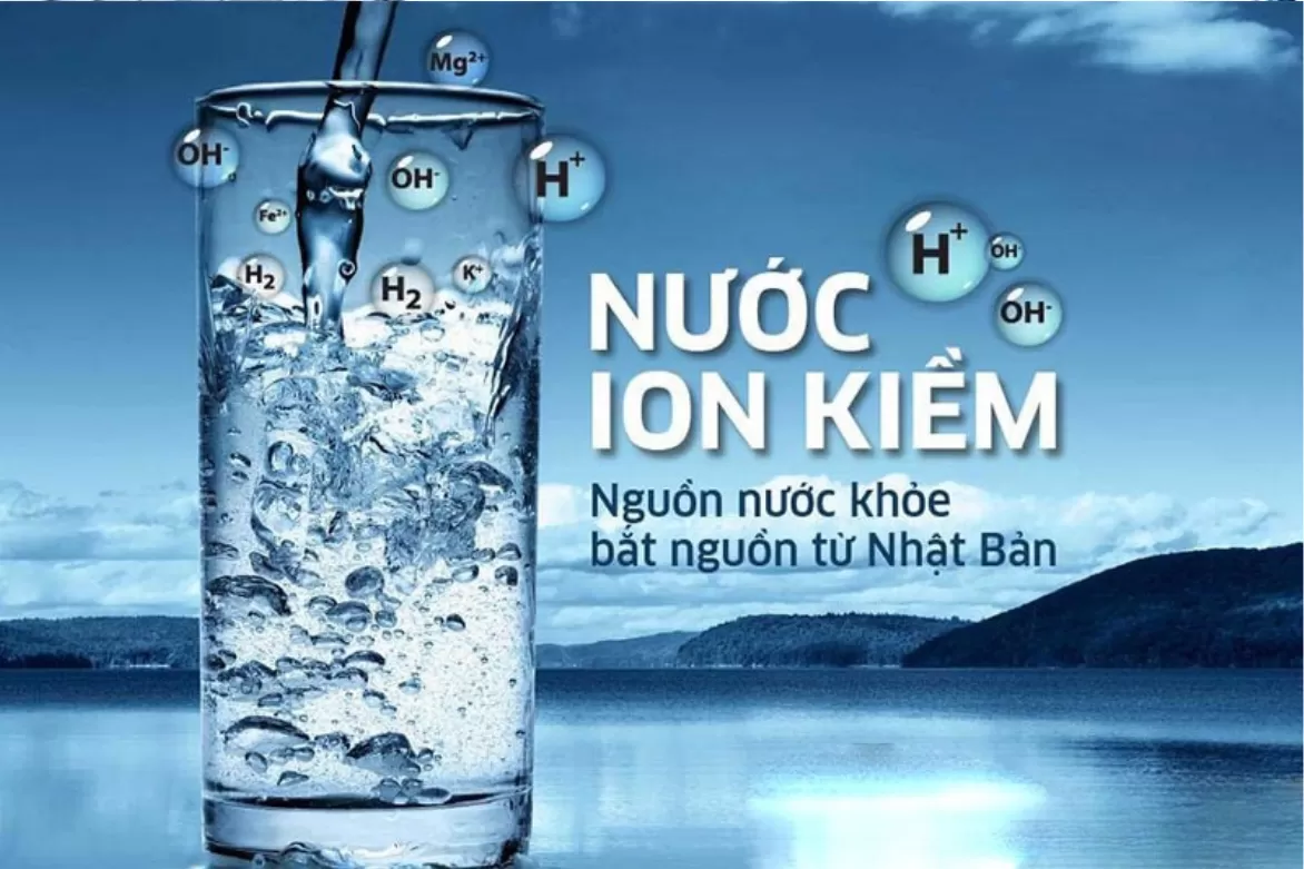 TẠI SAO NGƯỜI NHẬT LUÔN MANG THEO BÌNH NƯỚC KIỀM?