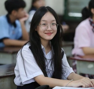 Em Lê Minh Tú - Học sinh lớp 10 tại Trường THPT Chu Văn An