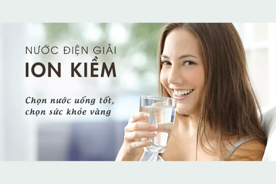 TẠI SAO NGƯỜI NHẬT LUÔN MANG THEO BÌNH NƯỚC KIỀM?