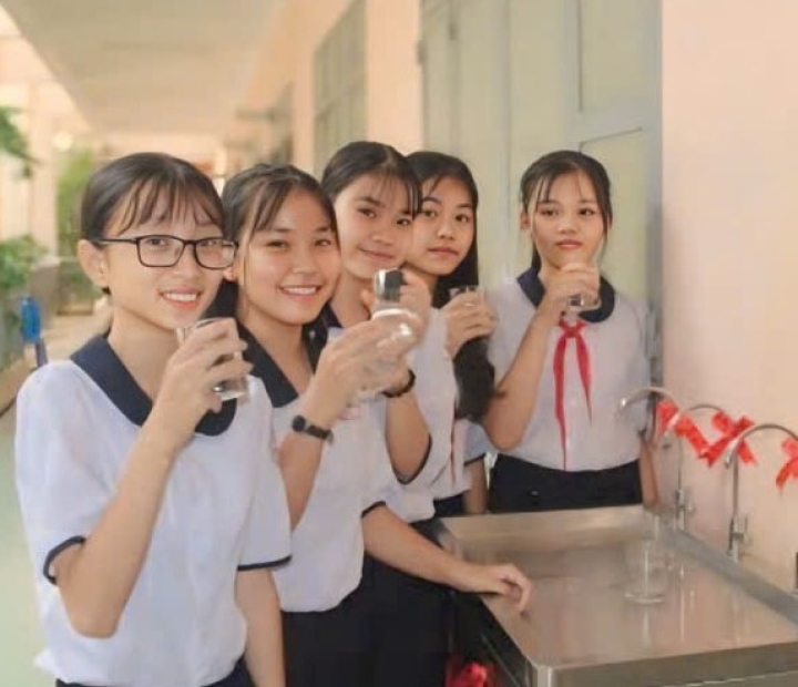 Thực hiện Dự án Nước sạch học đường